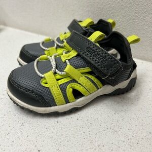 🦋 Carter's Charcoal and Lime Kids Closed Toe Sandals toddler size 6